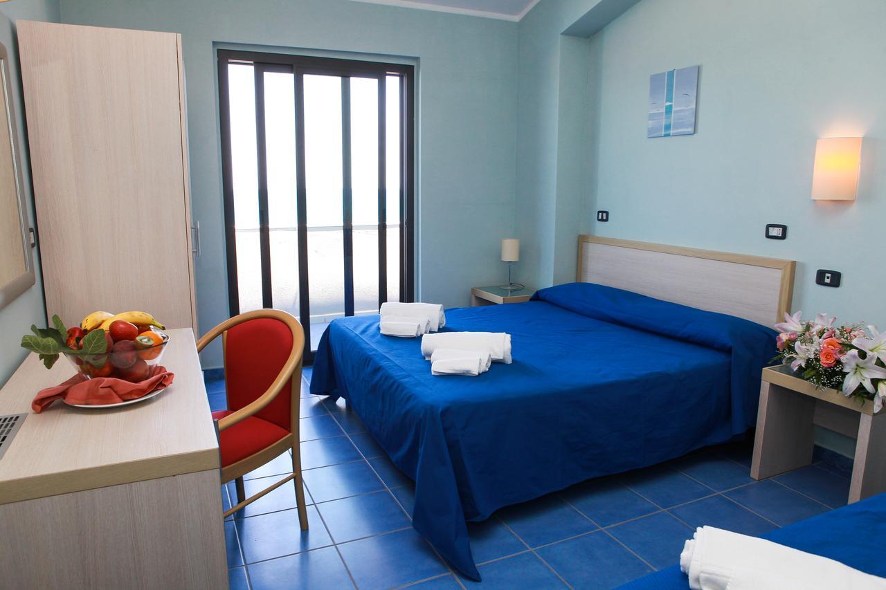 Club Esse Costa Dello Jonio Otel Mandatoriccio Marina Dış mekan fotoğraf