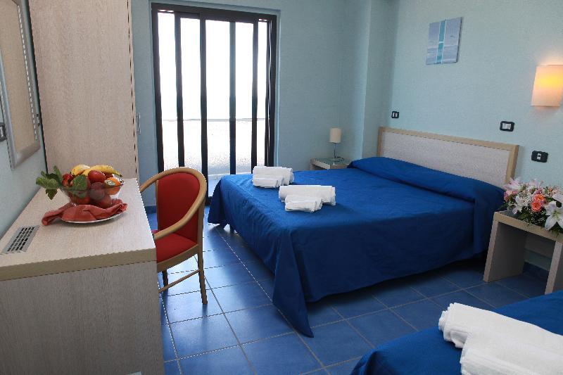 Club Esse Costa Dello Jonio Otel Mandatoriccio Marina Dış mekan fotoğraf