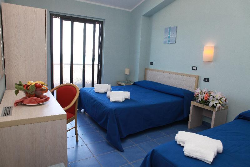 Club Esse Costa Dello Jonio Otel Mandatoriccio Marina Dış mekan fotoğraf